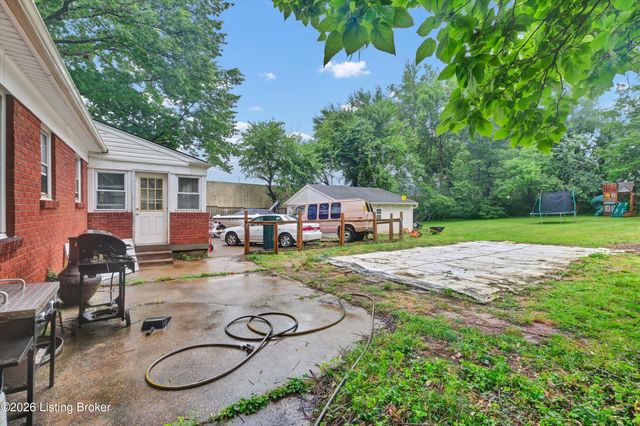 3112 Tremont Dr, Louisville, KY 40205