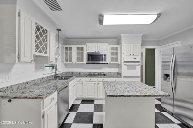 3112 Tremont Dr, Louisville, KY 40205