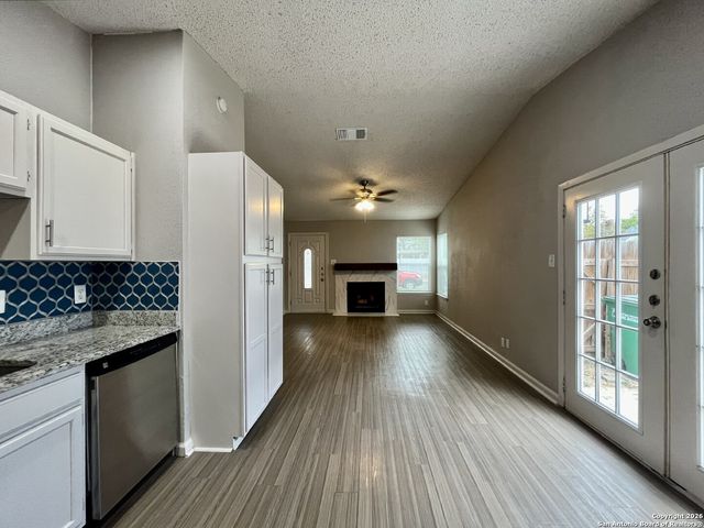 6026 Glacier Sun Dr, San Antonio, TX 78244