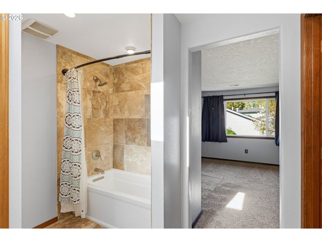 19993 Nw METOLIUS Dr, Portland, OR 97229