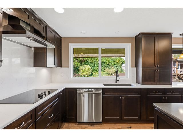 19993 Nw METOLIUS Dr, Portland, OR 97229