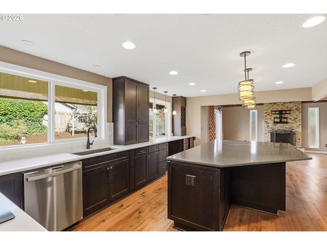 19993 Nw METOLIUS Dr, Portland, OR 97229