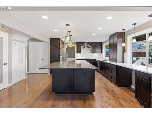 19993 Nw METOLIUS Dr, Portland, OR 97229