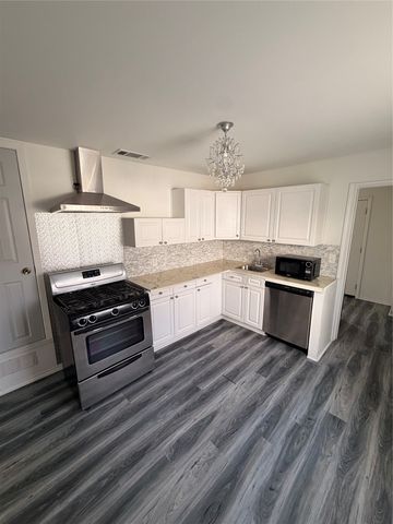 3325 Brantley Street, Dallas, TX 75212