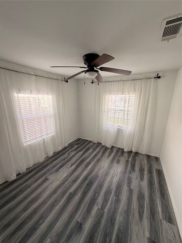 3325 Brantley Street, Dallas, TX 75212