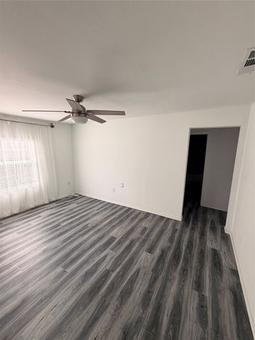 3325 Brantley Street, Dallas, TX 75212