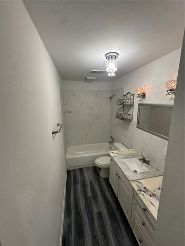 3325 Brantley Street, Dallas, TX 75212