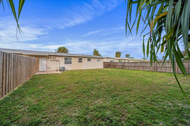 555 Lee Avenue, Satellite Beach, FL 32937