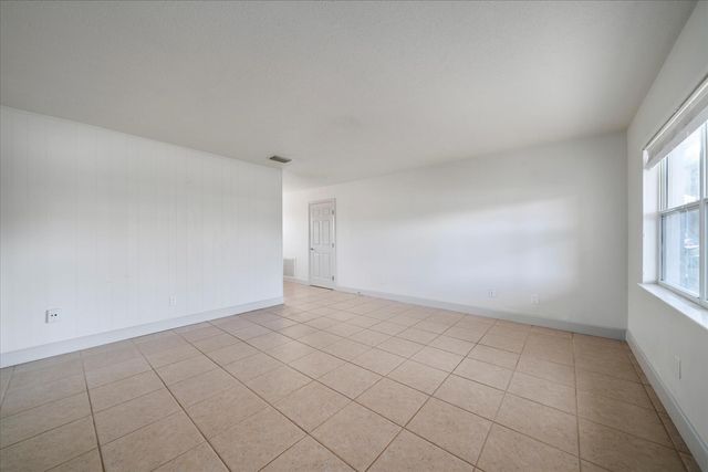 555 Lee Avenue, Satellite Beach, FL 32937