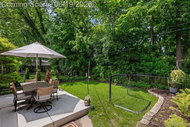 1113 Fernwood Road, Royal Oak, MI 48067