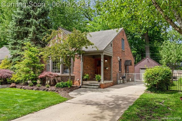 1113 Fernwood Road, Royal Oak, MI 48067
