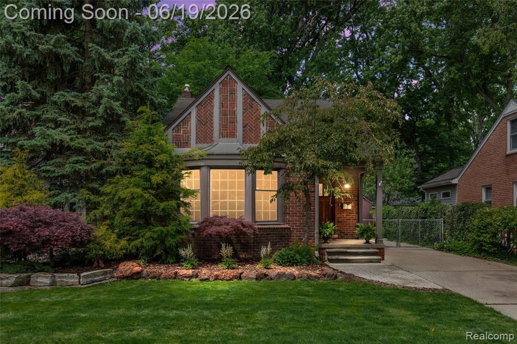 1113 Fernwood Road, Royal Oak, MI 48067
