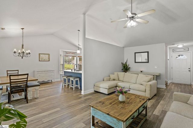 52 Sacha Lane, Travelers Rest, SC 29690