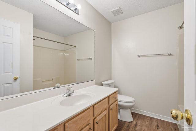 7242 Grimms Landing, Navarre, FL 32566