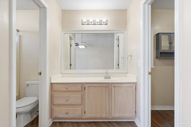 7242 Grimms Landing, Navarre, FL 32566