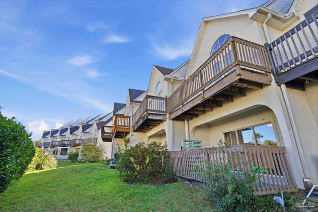 7242 Grimms Landing, Navarre, FL 32566