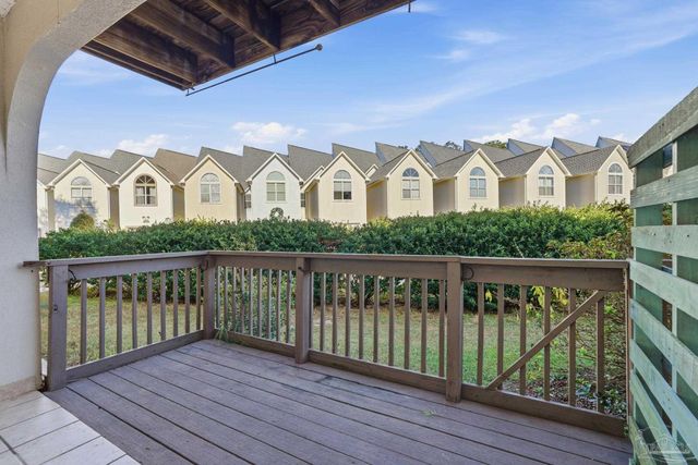 7242 Grimms Landing, Navarre, FL 32566