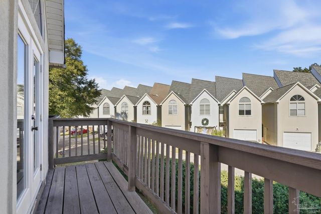 7242 Grimms Landing, Navarre, FL 32566