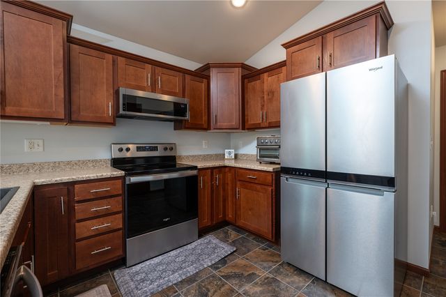 1308 Deer Run NE, Cedar Rapids, IA 52402