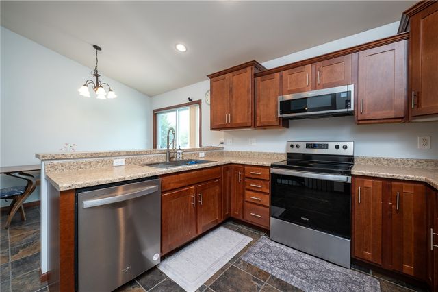 1308 Deer Run NE, Cedar Rapids, IA 52402