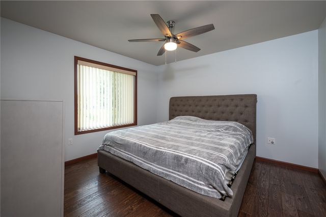 1308 Deer Run NE, Cedar Rapids, IA 52402
