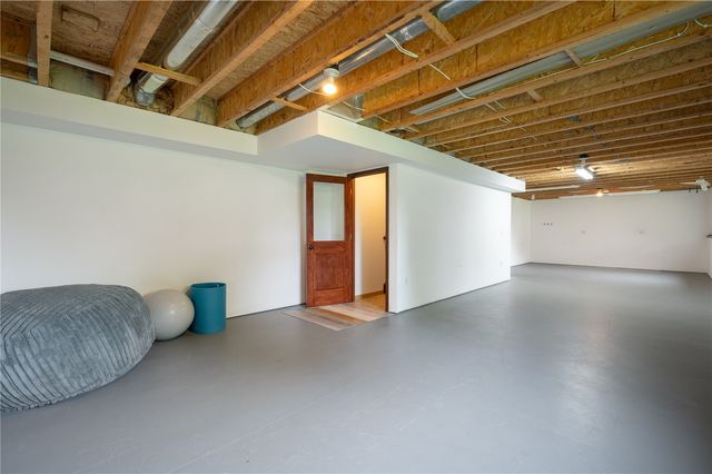 1308 Deer Run NE, Cedar Rapids, IA 52402