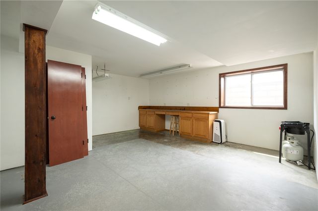 1308 Deer Run NE, Cedar Rapids, IA 52402