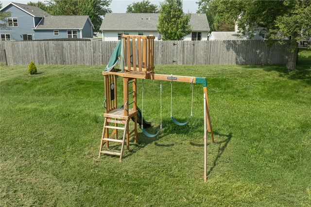 1308 Deer Run NE, Cedar Rapids, IA 52402