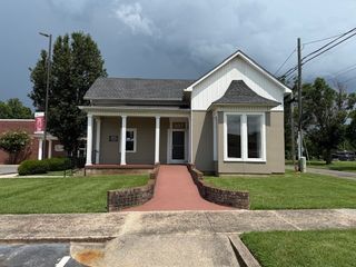 107 E Grundy St, Tullahoma, TN 37388
