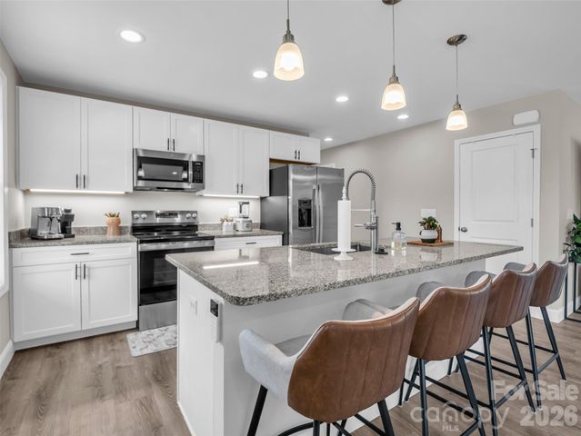 29 Kanes Drive, Hendersonville, NC 28739