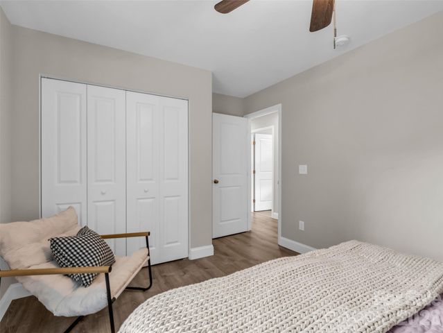 29 Kanes Drive, Hendersonville, NC 28739