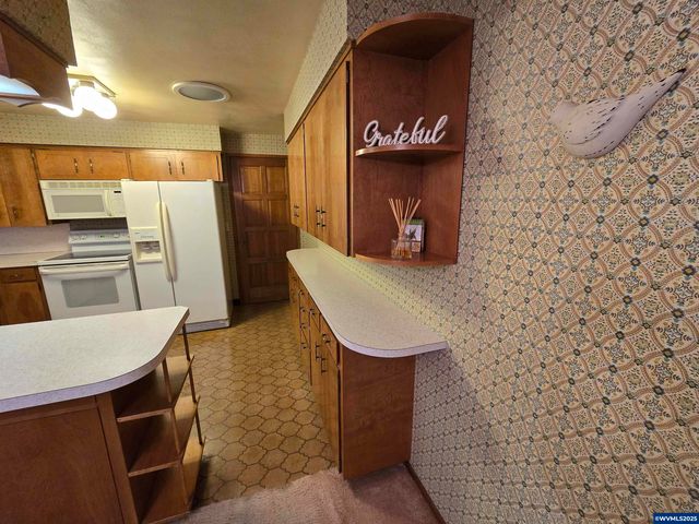 1104 29th Av SW, Albany, OR 97321