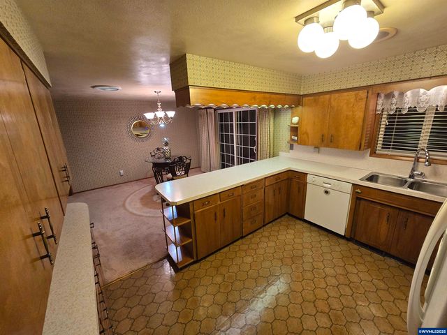 1104 29th Av SW, Albany, OR 97321