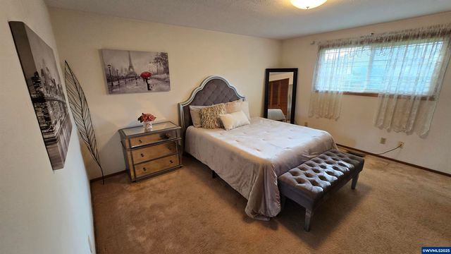 1104 29th Av SW, Albany, OR 97321