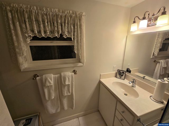 1104 29th Av SW, Albany, OR 97321