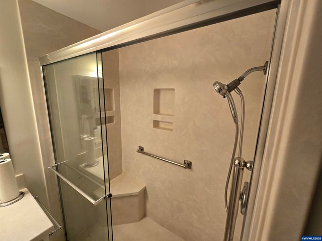 1104 29th Av SW, Albany, OR 97321