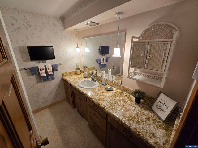 1104 29th Av SW, Albany, OR 97321