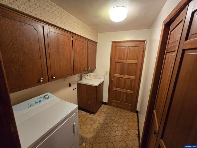 1104 29th Av SW, Albany, OR 97321