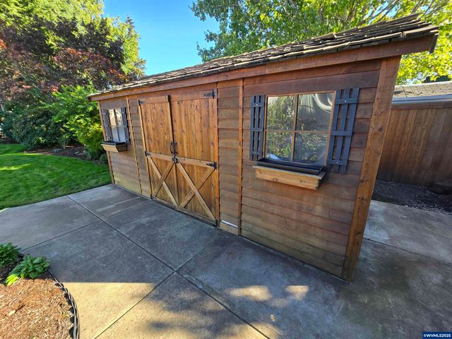 1104 29th Av SW, Albany, OR 97321