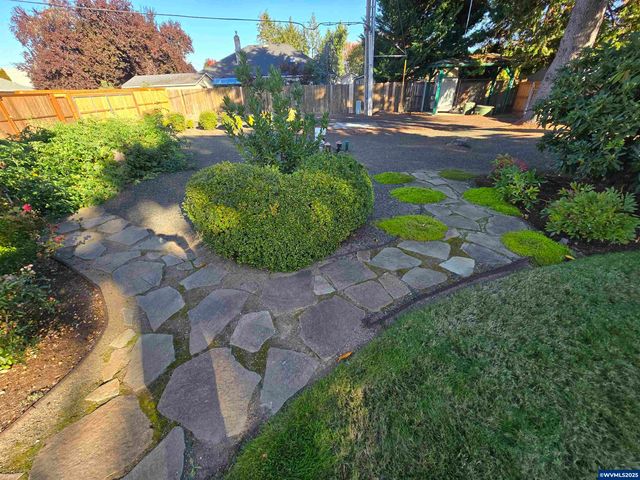 1104 29th Av SW, Albany, OR 97321