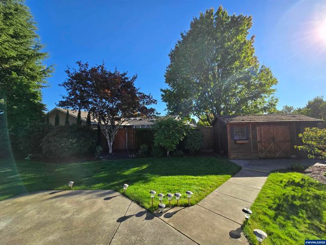 1104 29th Av SW, Albany, OR 97321