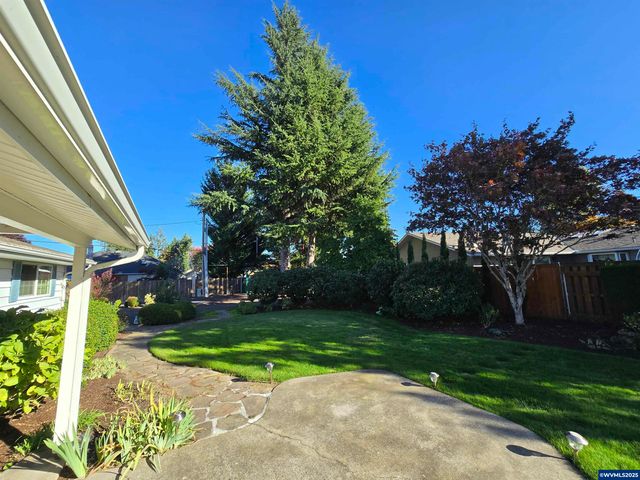 1104 29th Av SW, Albany, OR 97321