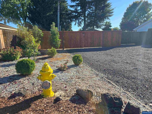 1104 29th Av SW, Albany, OR 97321