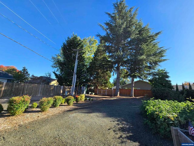 1104 29th Av SW, Albany, OR 97321