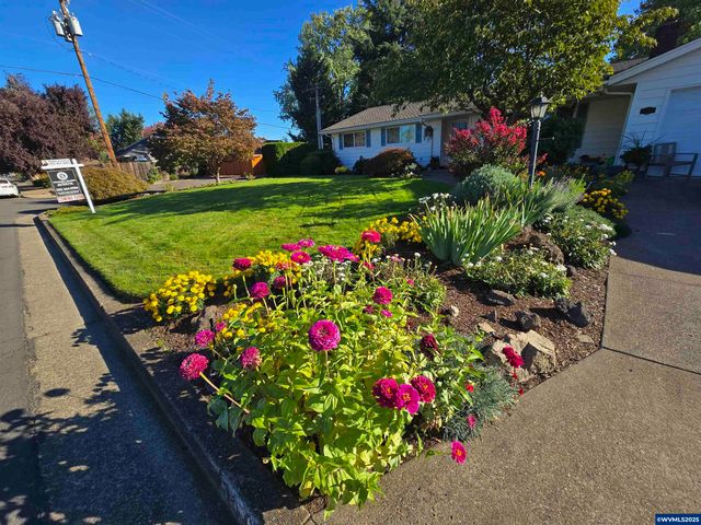 1104 29th Av SW, Albany, OR 97321