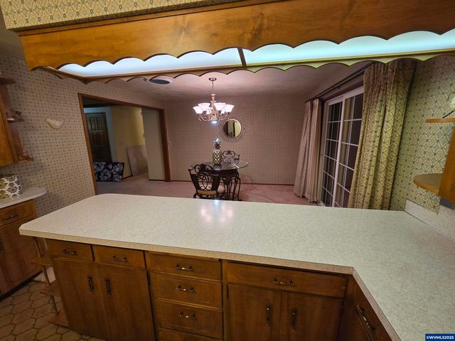 1104 29th Av SW, Albany, OR 97321