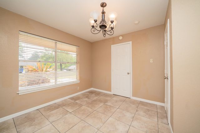 2705 N Fourth St, Longview, TX 75605