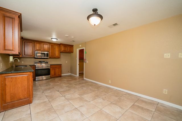 2705 N Fourth St, Longview, TX 75605