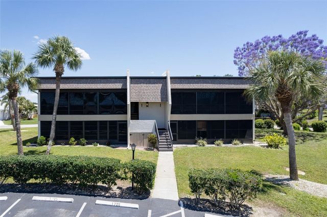 1727 LAKESIDE DRIVE 1718C, Venice, FL 34293