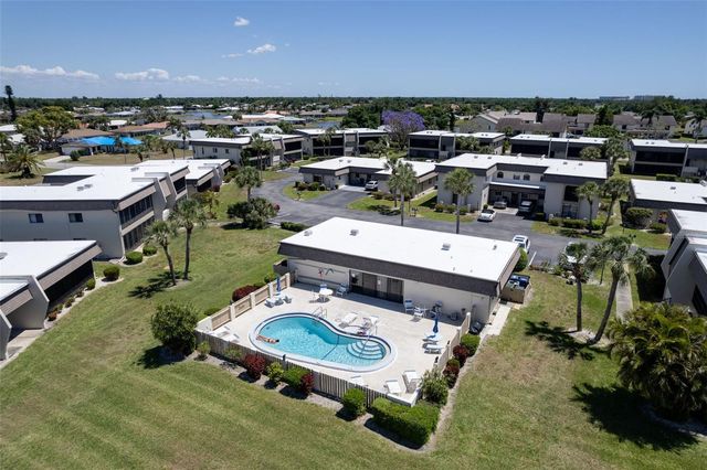 1727 LAKESIDE DRIVE 1718C, Venice, FL 34293